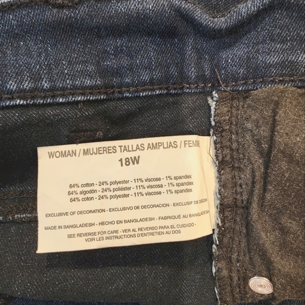 Jean Capris - Picture 5 of 5